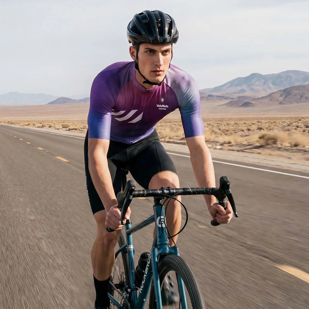 **文件名：** velonuts-cycling-jersey-aura-fade-mens-womens.jpg  **Alt 标签：** VeloNuts Aura Fade cycling jersey for men and women designed for breathable comfort and all-day road cycling performance