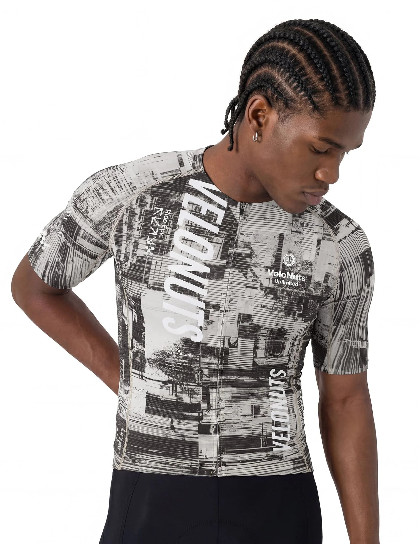 Men’s gray short sleeve cycling jersey with an urban cityscape print, breathable mesh panels and YKK zipper.