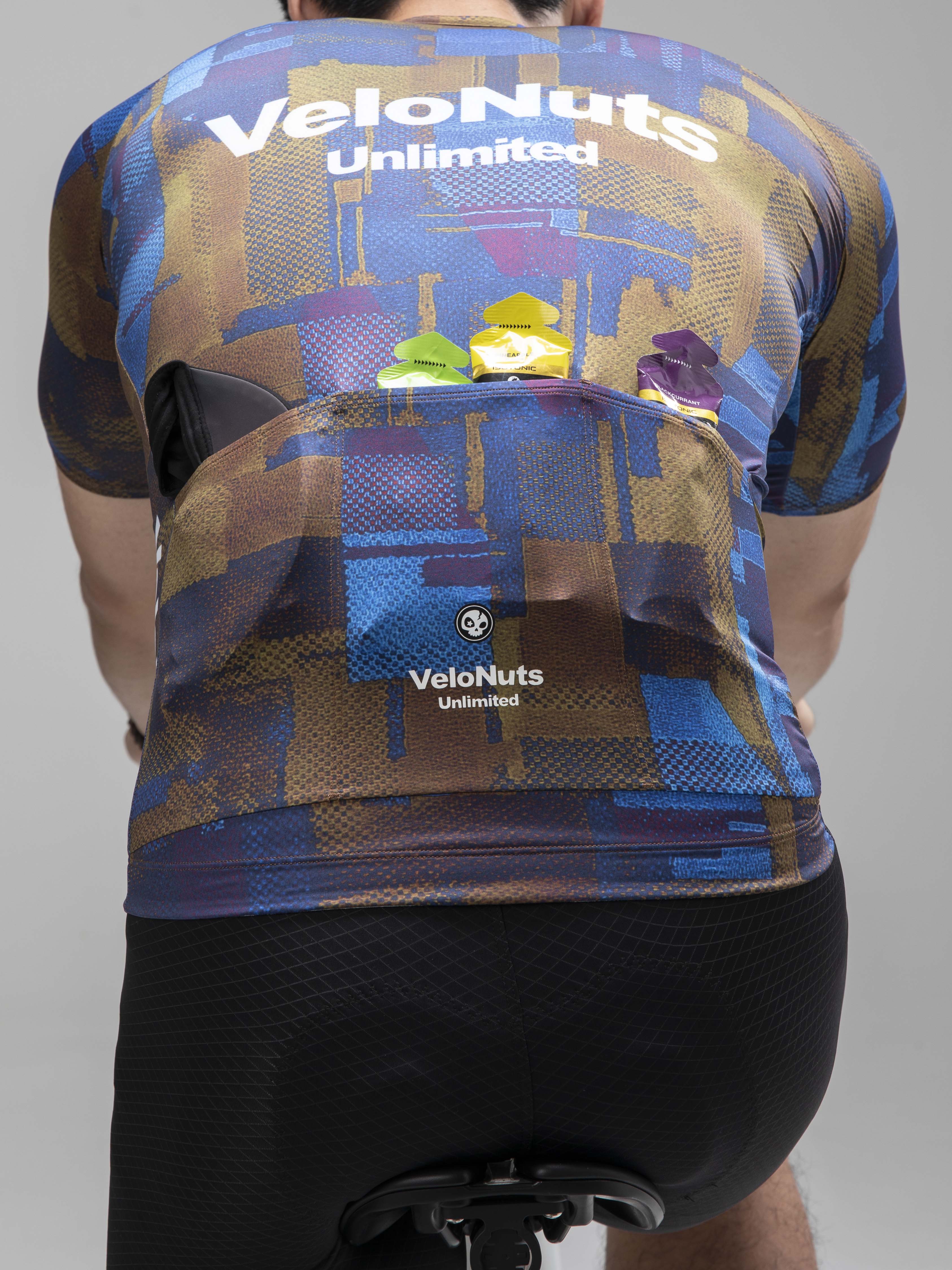 VELONUTS cycling jersey with three rear pockets for convenient ride storage