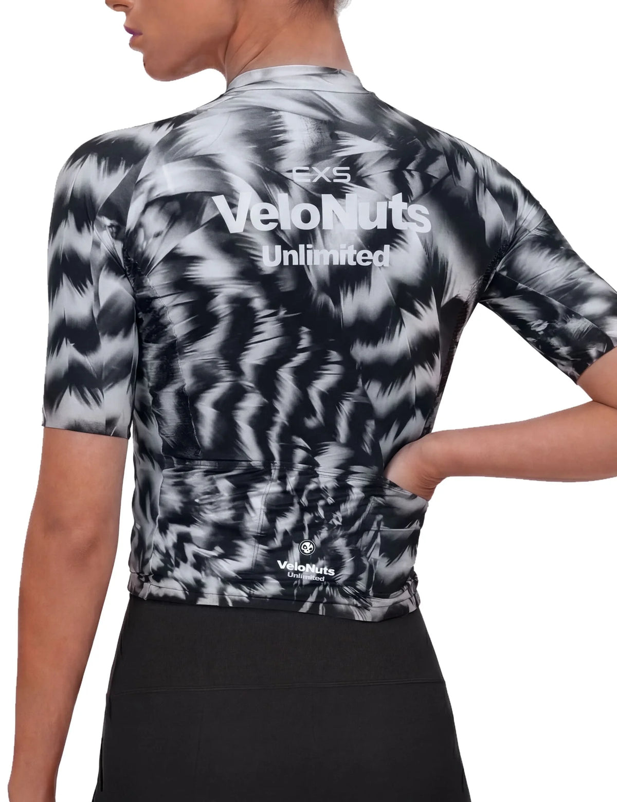 VeloNuts Women’s Short Sleeve Cycling Jersey with a Feather-Inspired Print, Breathable Mesh Panels and Three Rear Pockets